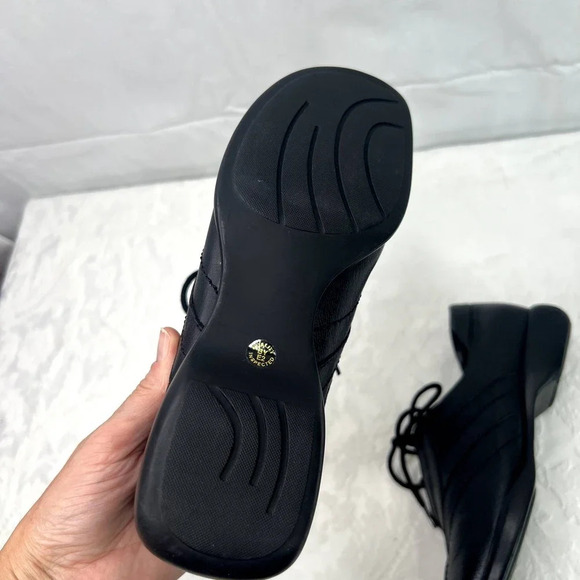 St‎ Johns Bay Lace Up Black Comfort Shoe Women's Size 5 - Picture 7 of 8